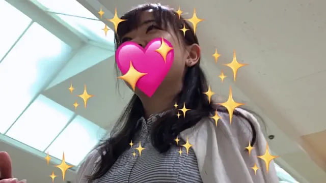 笑顔が凄く可愛らしいタヌキ顔さん女子は、黒い生Pを肉付きの良いヒップに密かに激しく食い込ませていました！ JD33Sp-4K [518MB]