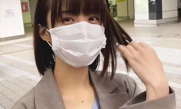 本屋で働く小顔でかわいい女友達に中出し Aカップ無乳なスレンダー体系なのにおまんこはぐっしょぐしょで性欲強め