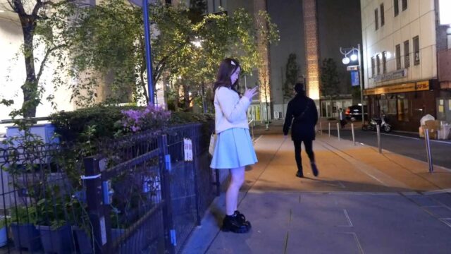 ト〇横の真実１１【２２歳元オリ〇パ店員かえでちゃん】