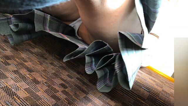 [FHD-21]制服 パンチラ動画 [1.1GB]
