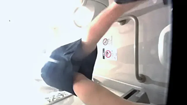 OLは食べて下痢して大便し毎日踏ん張って！頑張ってます！２カメラう〇こメイン高画質未圧縮 [869MB]