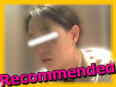 スレンダー美女、二穴丸出し&滴る白濁液。【突撃！隣の女子トイレvol.52】