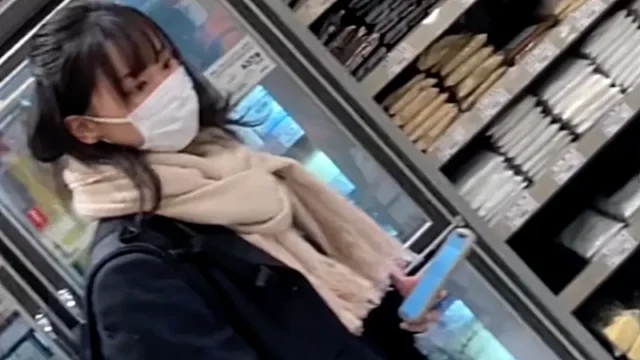 #61 2本立て！美少女の”中身”を徹底解剖！白肌&”ミニ”制服JKちゃんの逆さ撮り風景 [96MB]