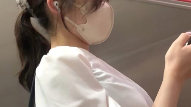 【横からの眺め198】カワイイ清純派ＯＬの階段降りを並走！