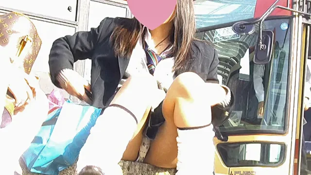 ロリっぽい柄パンのJK [1.1GB]