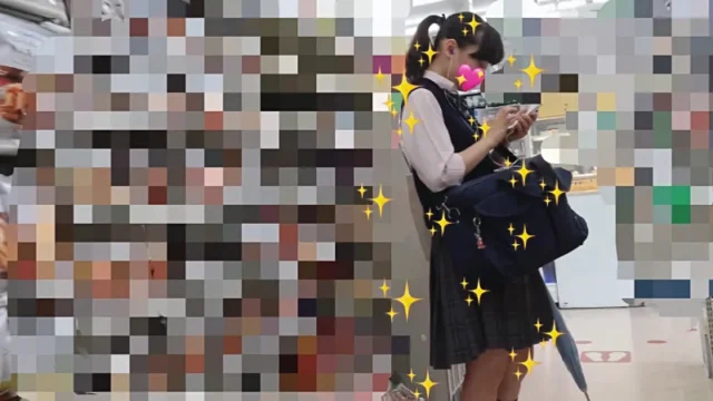 ごくごく普通のチェック柄スカートの制服女子は、それでも隠れたオシャレにレース縁取りの純白生Pを！ JK42S-4K [870MB]