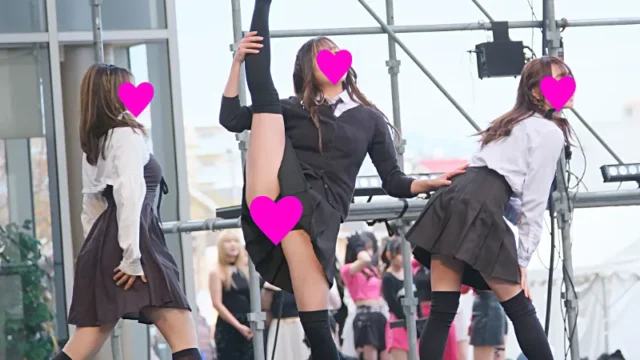 【4K60P】これこそ才色兼美‼某名門大学の美麗JDたちのダンスPart1 〜JK風衣装のミニスカと生足とハイキック！〜 [884MB]