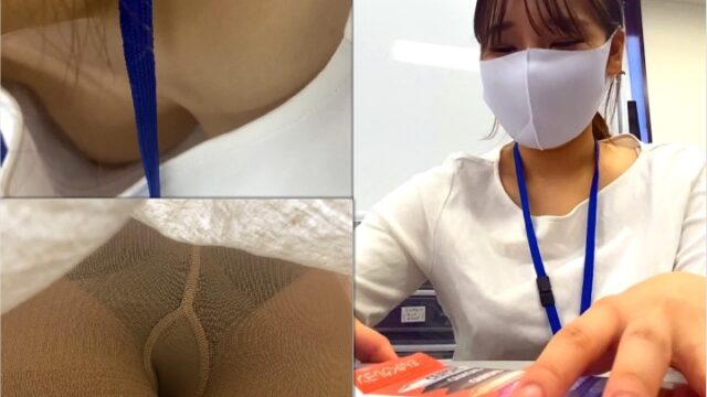 【親子で参加OK！子供学習教室で大胆胸チラ・パンチラ先生】001