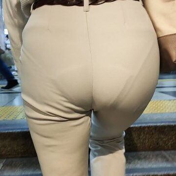 《尻神SP》渾身のパンティーライン！勃起を誘うケツ