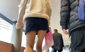 【動画】激ミニ超絶美脚♡