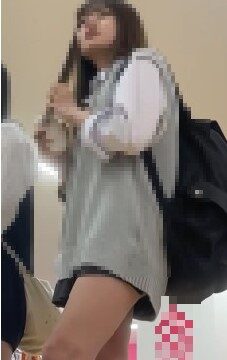 ◎ローアングル＃105 ショップでパンチラ撮影JK２名