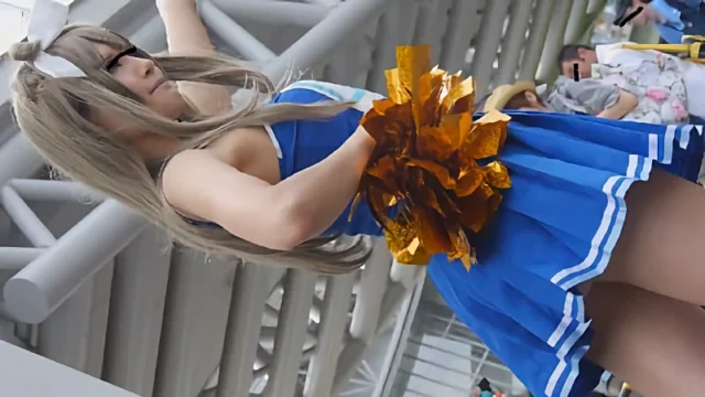 超高画質FHD動画 露出エロレイヤーがコ○ケで谷間やパンツを露出しまくり!撮らせまくりNO-2 [1.4GB]