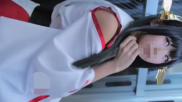 コミックマーケット コスプレ 超美形レイヤーさんの巫女コスプレ スカートめくり上げ★パンチラ コミケ [165MB]