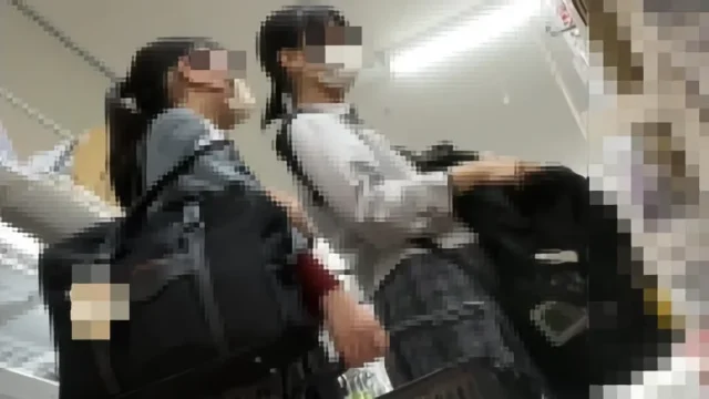JKお宝＃15 小柄眼鏡JKの柄物パンティー [238MB]