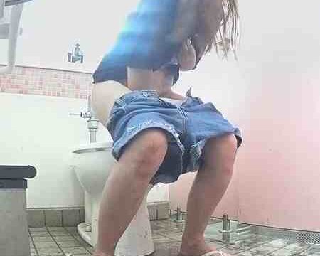 海の洋式トイレを撮ってみた！１２ギャル多め内容未チェック