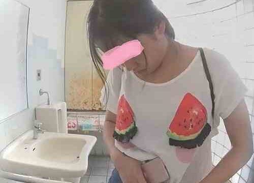 ２０１９海の共同トイレ若い子もお姉さんも