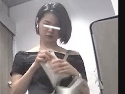 爆音・中腰で下痢便！乳首を丹念にケア綺麗が満載