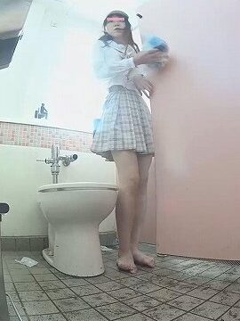 海の洋式トイレを２カメラで撮ってみた！イベント参加女子絶品ギャルばかり