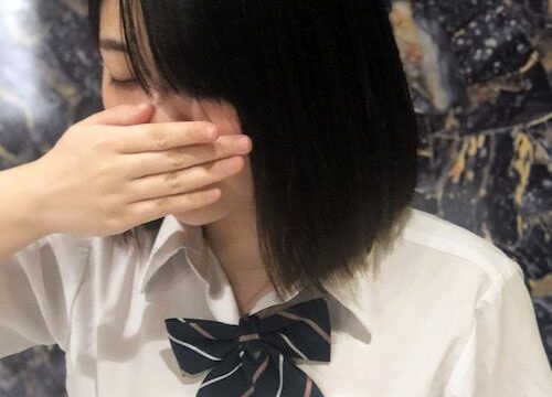 19才祐菜ちゃんの可愛い仁王立ちフェラからのハメ撮りは感じまくりのイキまくり！最後は生挿入で真っ赤に染まったおっぱいにぶっかけ！