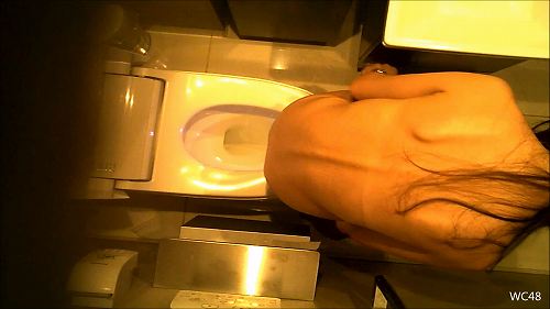 洋式トイレ前方アップ＆上から盗撮③
