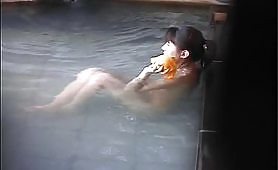 露天の熟女