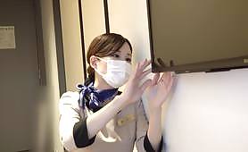 【ホテルウーマン】秘技ブラホック外し！段々下がっていくブラに違和感覚えるが止む無く神乳胸チラに成功！