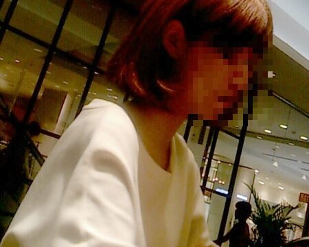 高級バッグショップ店員パート６！スラリと目立つ長身美人！床から失礼します☆