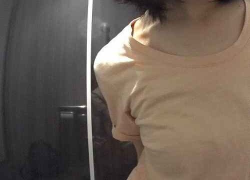 VIPな女子トイレ49１本糞拭いたペーパー晒す奥さん