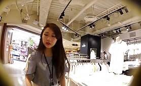 店員撮り158！　和風な顔つきの可愛い店員さん 股間は座布団はみ出し