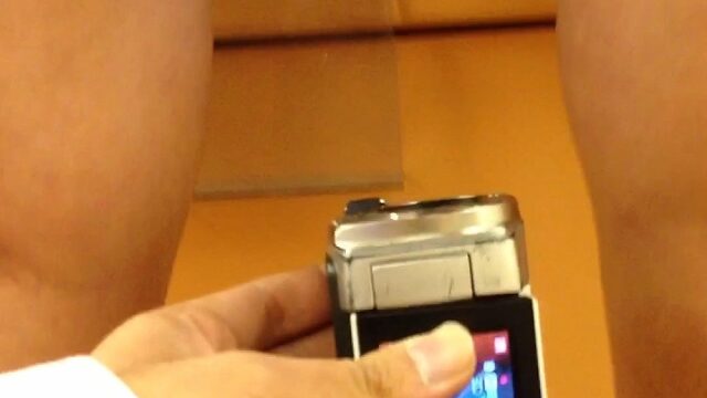 スマホとビデオカメラで股間を撮影されたJ〇