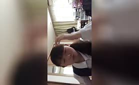 エッチなことして人を集める女の子