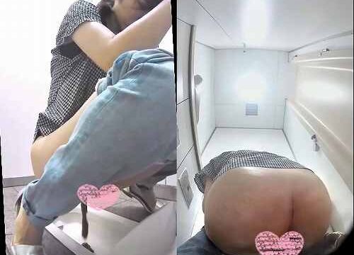 ２カメ盗撮　お姉さん達の和式トイレ7
