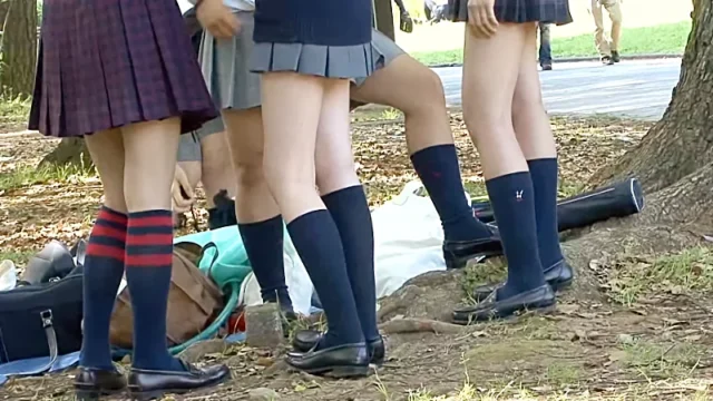 【HD動画】 服パンチラ ●● Vol.1 [206MB]