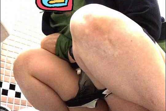 美しい具を持つお姉さまの個室