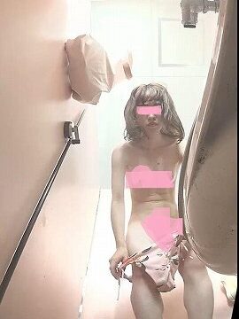 海の洋式トイレを２カメラで撮ってみた！２イベント盗撮今回は白ギャルのお着換え乳首マ〇ゲ