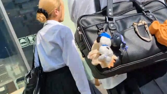 金髪JK【逆さ撮り】3選+おまけ編