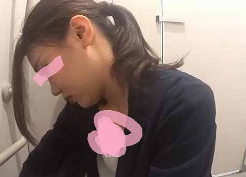 ２カメラオナニーの為に列を割り込み！？（２０代前半）う〇こまで！？サービス旺盛