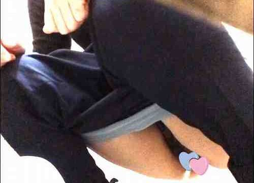 （無）ハプニング発生！紙が無い！そのとき若い美女は　和式トイレ　フリーハンド