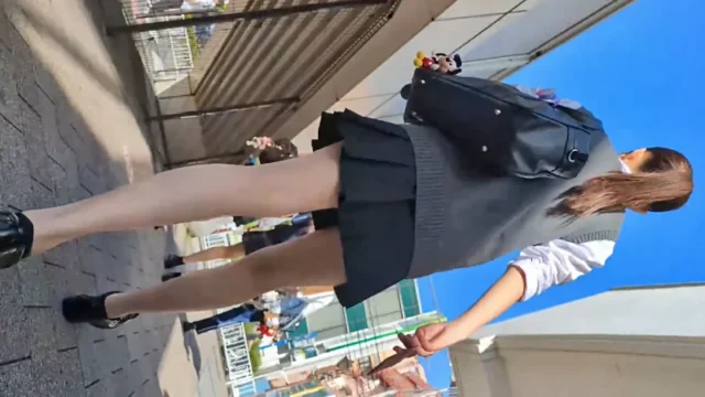某◯◯高校制服【逆さ撮り】3選 [171MB]