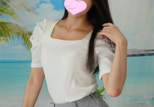 アナウンサーのような清楚で聡明なうえにエッチな話も全然イケちゃう『きょうかちゃん』の純白パンティ