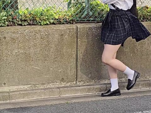 登校時間に合わせたエレベーター盗撮　ノーパン２DAYS