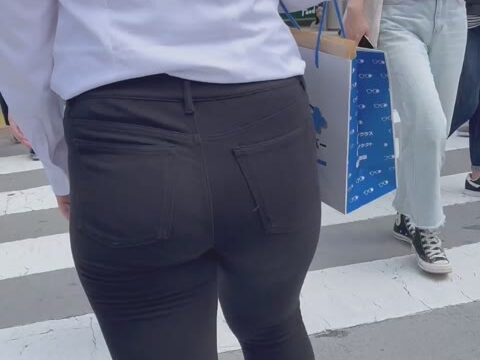 100センチオーバー！世界に挑む超エロ爆尻をムニュらせて男をガチ誘惑！　下品な超ムッチリ 安産型編