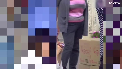 【爆乳ママ】童顔爆乳ママのおっぱいぶるぶる運動会　どデカいブラにも収まらないデカパイw