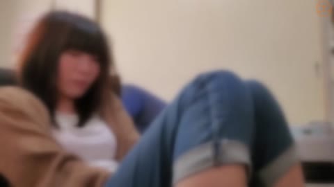 [無]3人の男に代わるがわる勃起チ●ポをねじ込まれる訳アリ美人妻