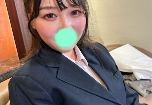 《個人撮影》彼氏としかエッチしたことない爆乳Ｊ〇を無理ハメしたら「ごめんなさいぃ…！」と謝りながら大量潮吹きで制服ビチョビチョに