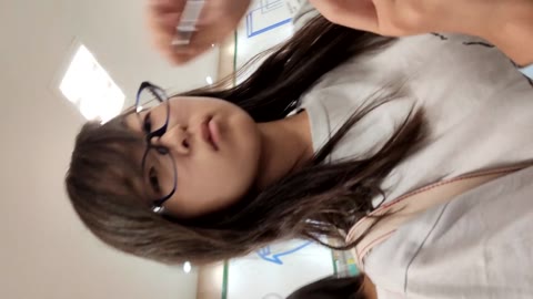Sメガネっ子ローアングル