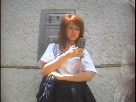 茶髪ロン毛のミニスカルーズJK