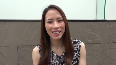 大阪在住美人OLさんが「ホンマ汚いんで…何回も匂わんといて下さい」とマジで恥ずかしがる生脱ぎ愛液濡れ染みパンティー