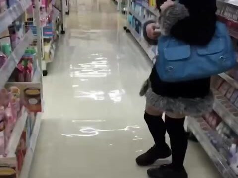 Kの逆さパンチラ01