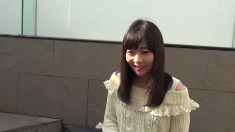 【個撮】下着を売りに来ためっちゃ可愛いお姉さんの生々しい脱ぎたてパンティー